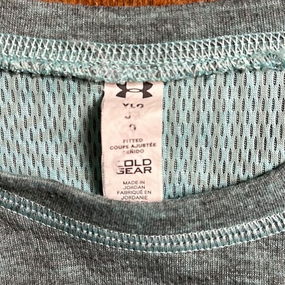 Under Armour Girls size L Long Sleeve Cold Gear Fitted Tshirt - Picture 3 of 4